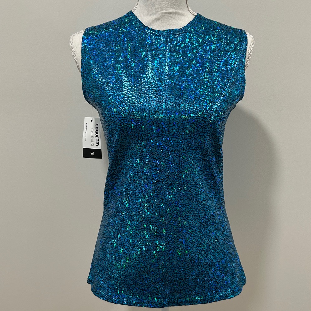 Sleeveless metallic “shattered glass” fabric crew neck top